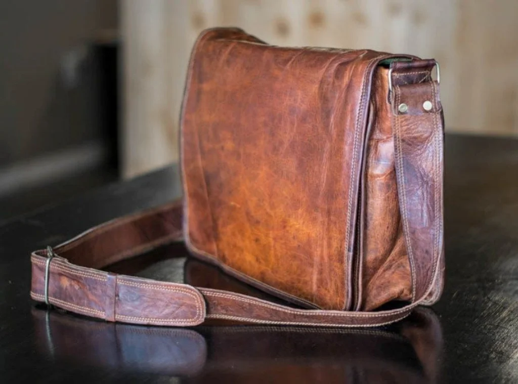 Why Every Modern Man Needs a Men’s Leather Bag