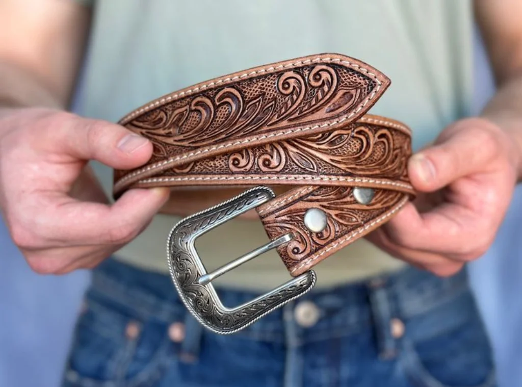 Why a Custom Leather Belt Is the Best Investment for Your Wardrobe