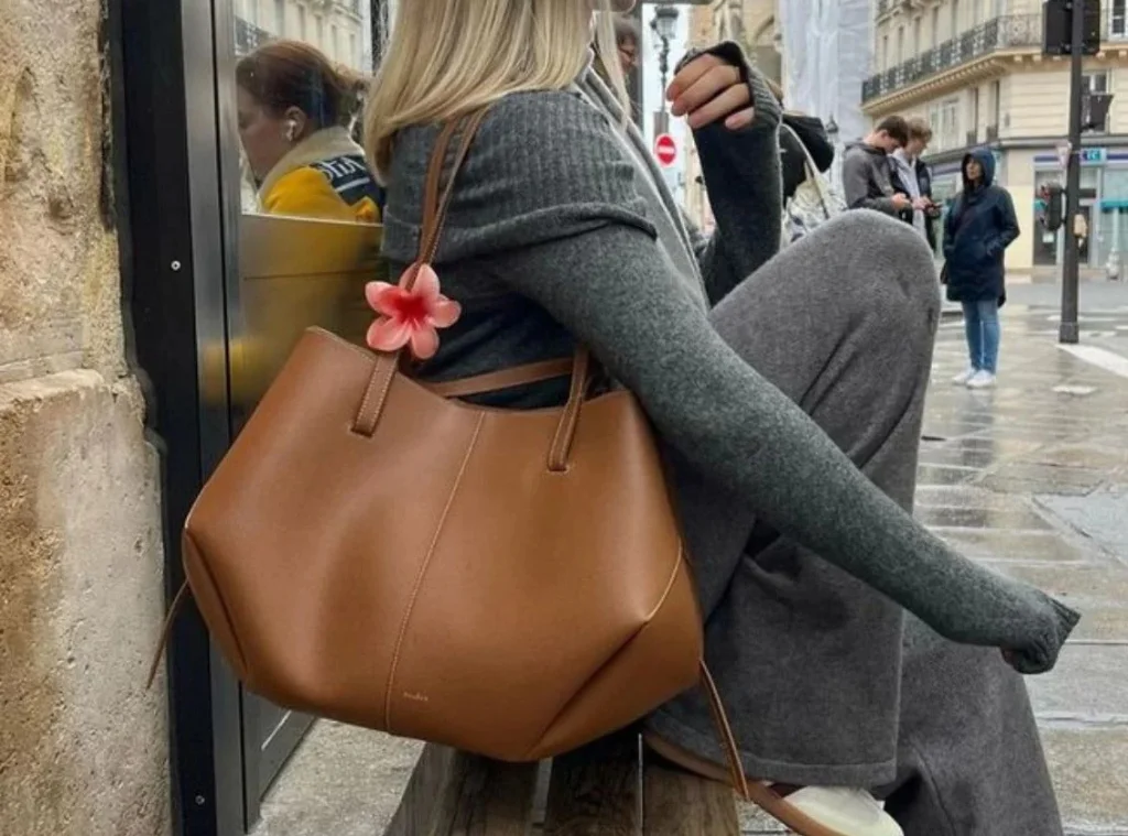 Why a Leather Tote Bag Is the Ultimate Everyday Essential
